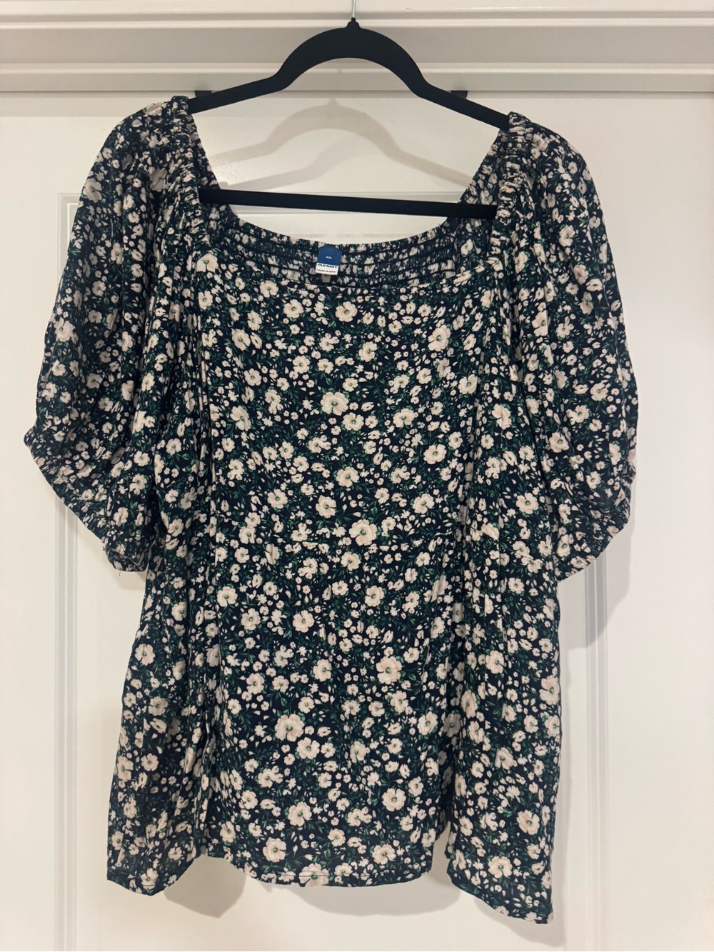 Old Navy Black Floral Puff Sleeve Peasant Top